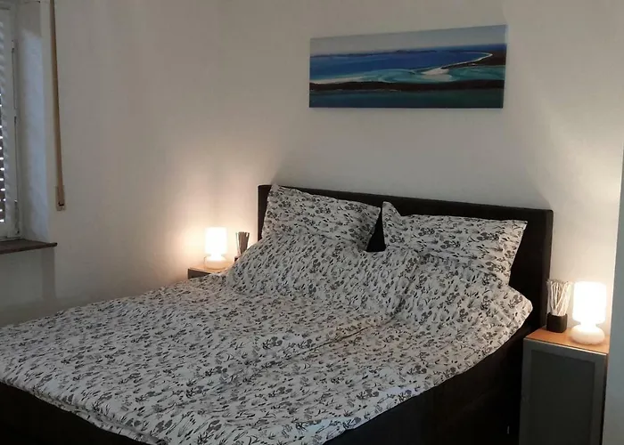 Gelegenes Tla Mit Garten Fuer Bis Zu 5 Personen Lejlighed Kaiserslautern